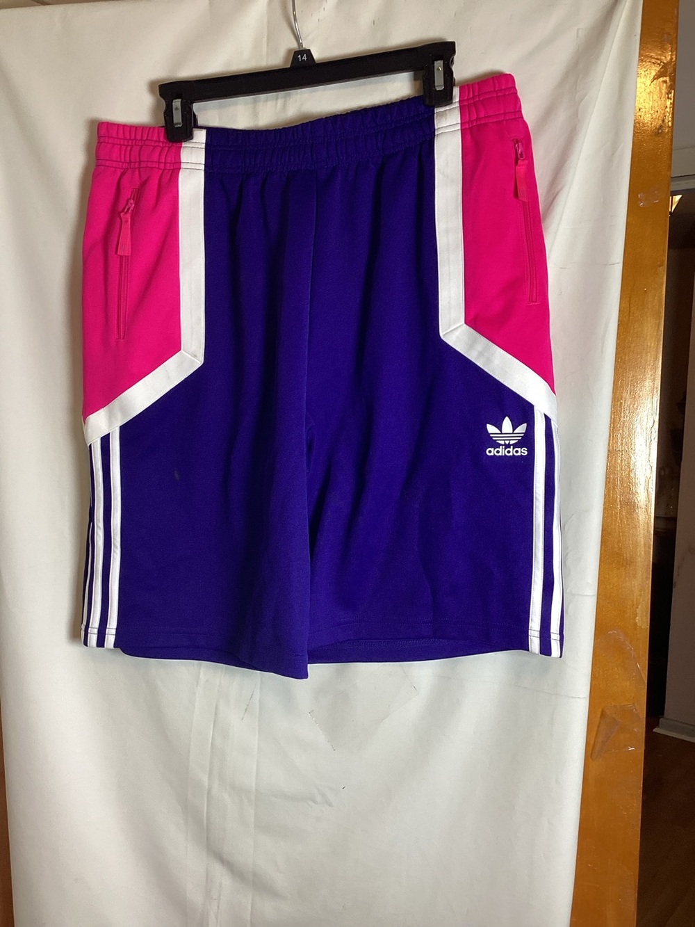 Adidas. Basket ball NOVA  shorts NWT SZ L gym,basket ball